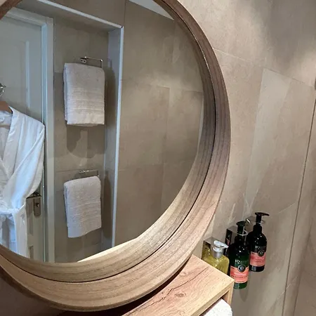 A L'ombre Des Pins Guest house
