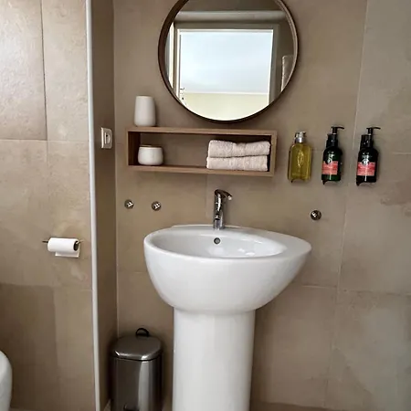 A L'ombre Des Pins Guest house Nimes