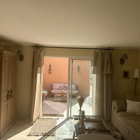 A L'ombre Des Pins Guest house Nimes