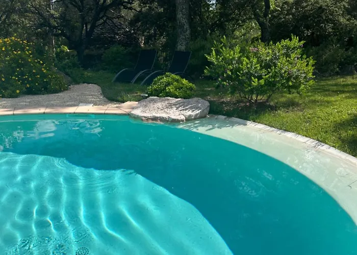 A L'ombre Des Pins *