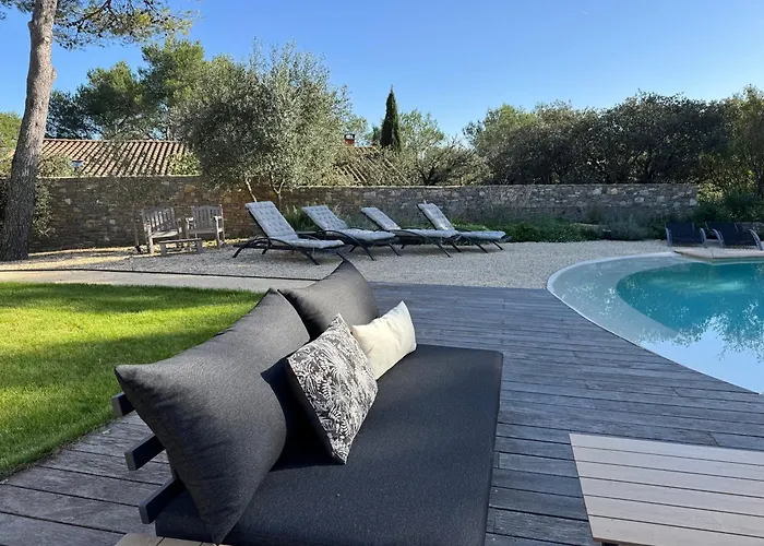 A L'ombre Des Pins *