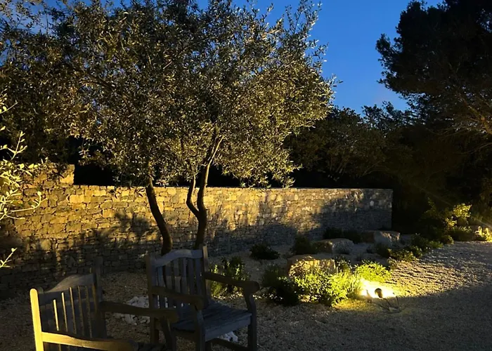 A L'ombre Des Pins *